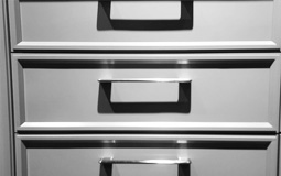 不鏽鋼熱固微晶門板,填充為航空蜂窩鋁,增強(qiáng)平整(zhěng)度